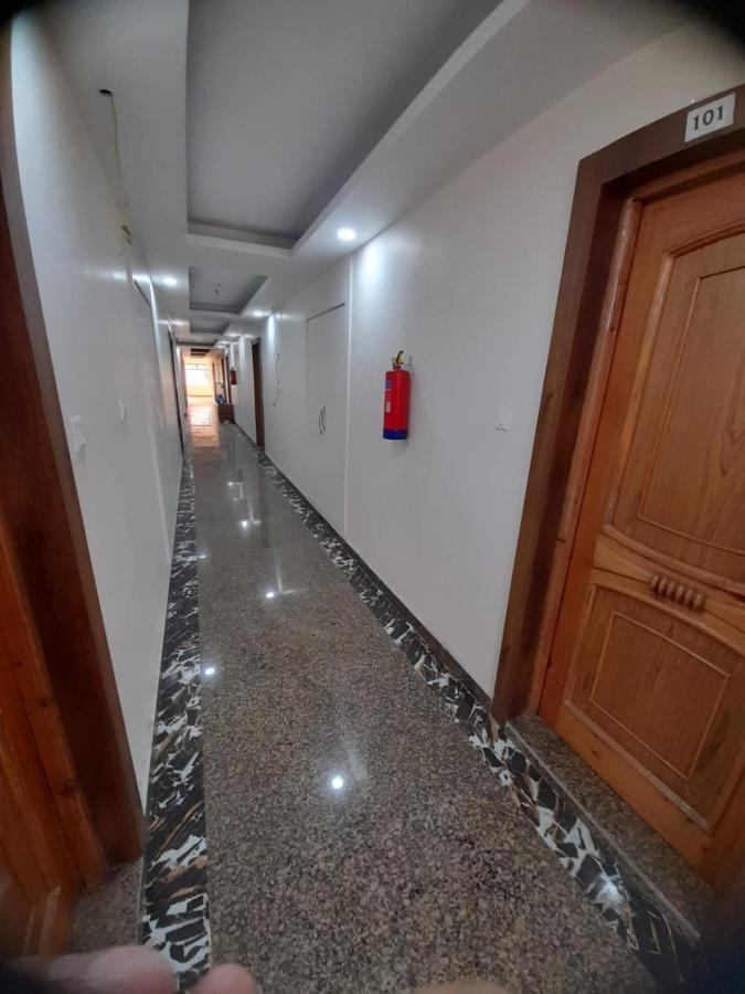 Hotel Zoon Dabb Srinagar Airport Kashmir ภายนอก รูปภาพ
