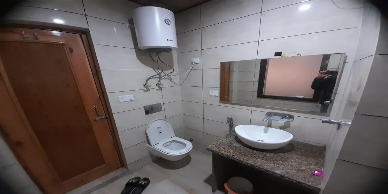 Hotel Zoon Dabb Srinagar Airport Kashmir ภายนอก รูปภาพ