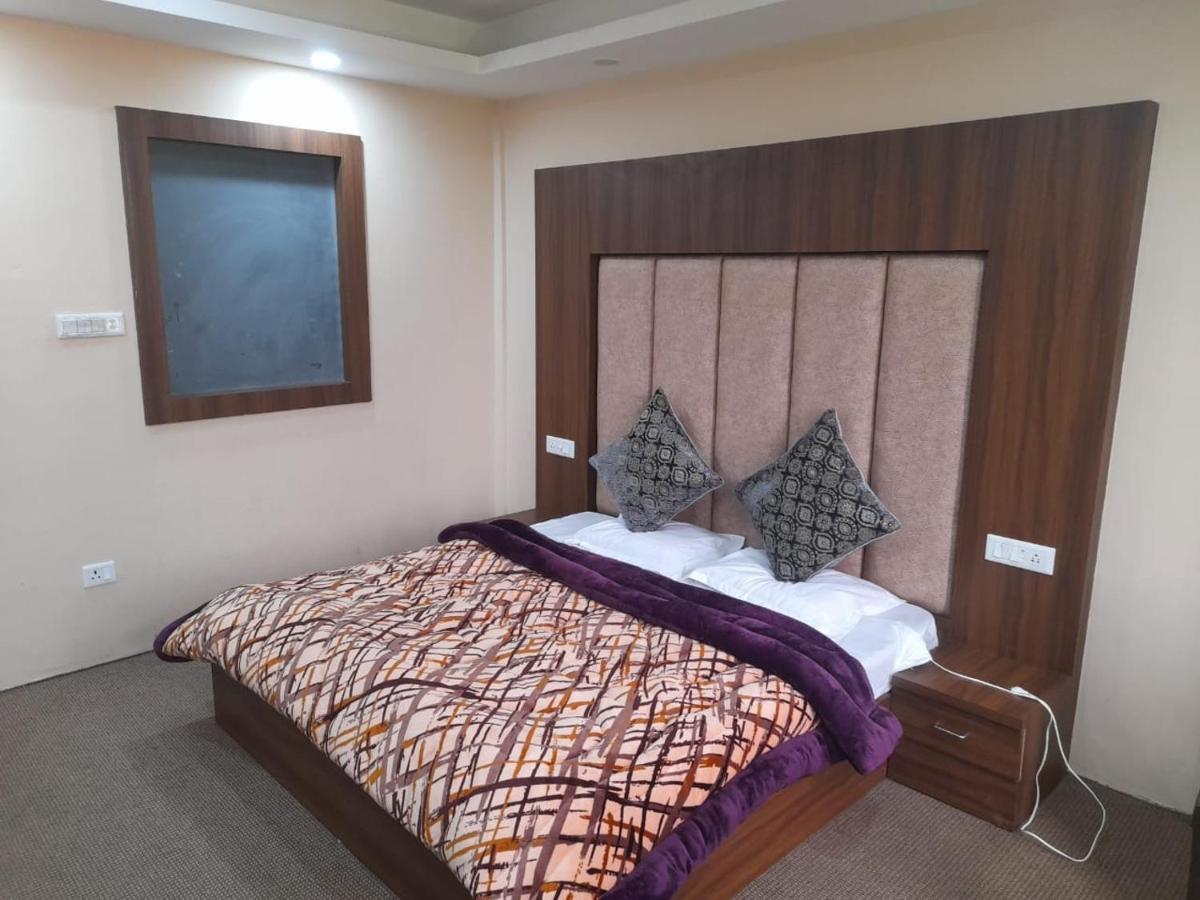 Hotel Zoon Dabb Srinagar Airport Kashmir ภายนอก รูปภาพ
