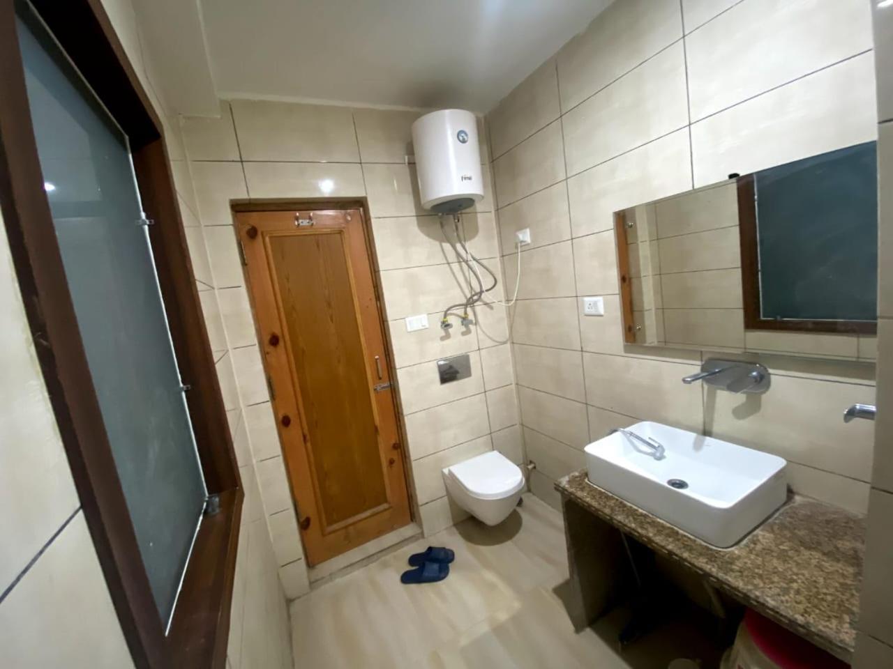 Hotel Zoon Dabb Srinagar Airport Kashmir ภายนอก รูปภาพ
