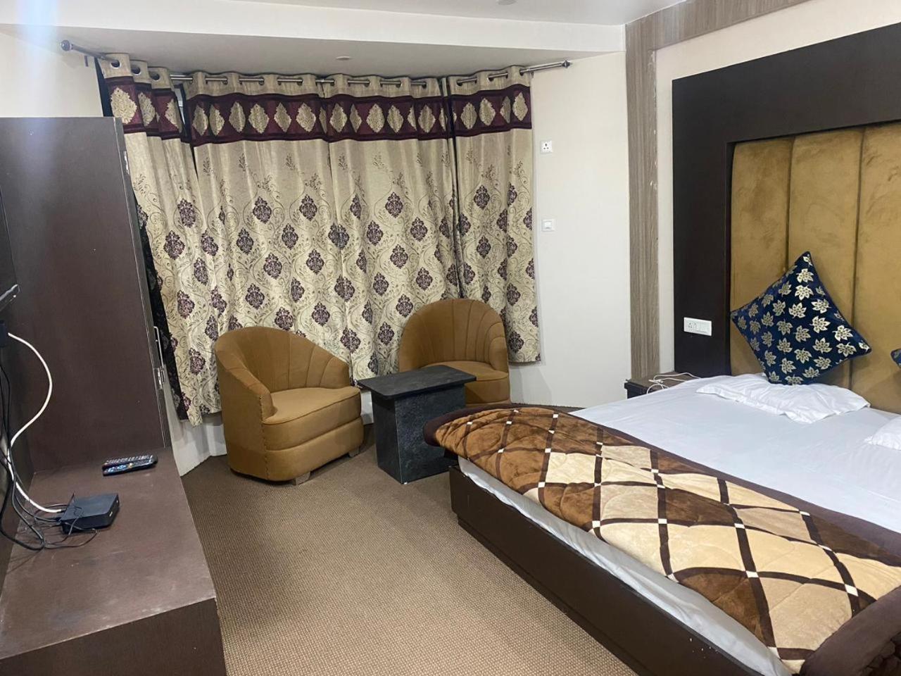 Hotel Zoon Dabb Srinagar Airport Kashmir ภายนอก รูปภาพ