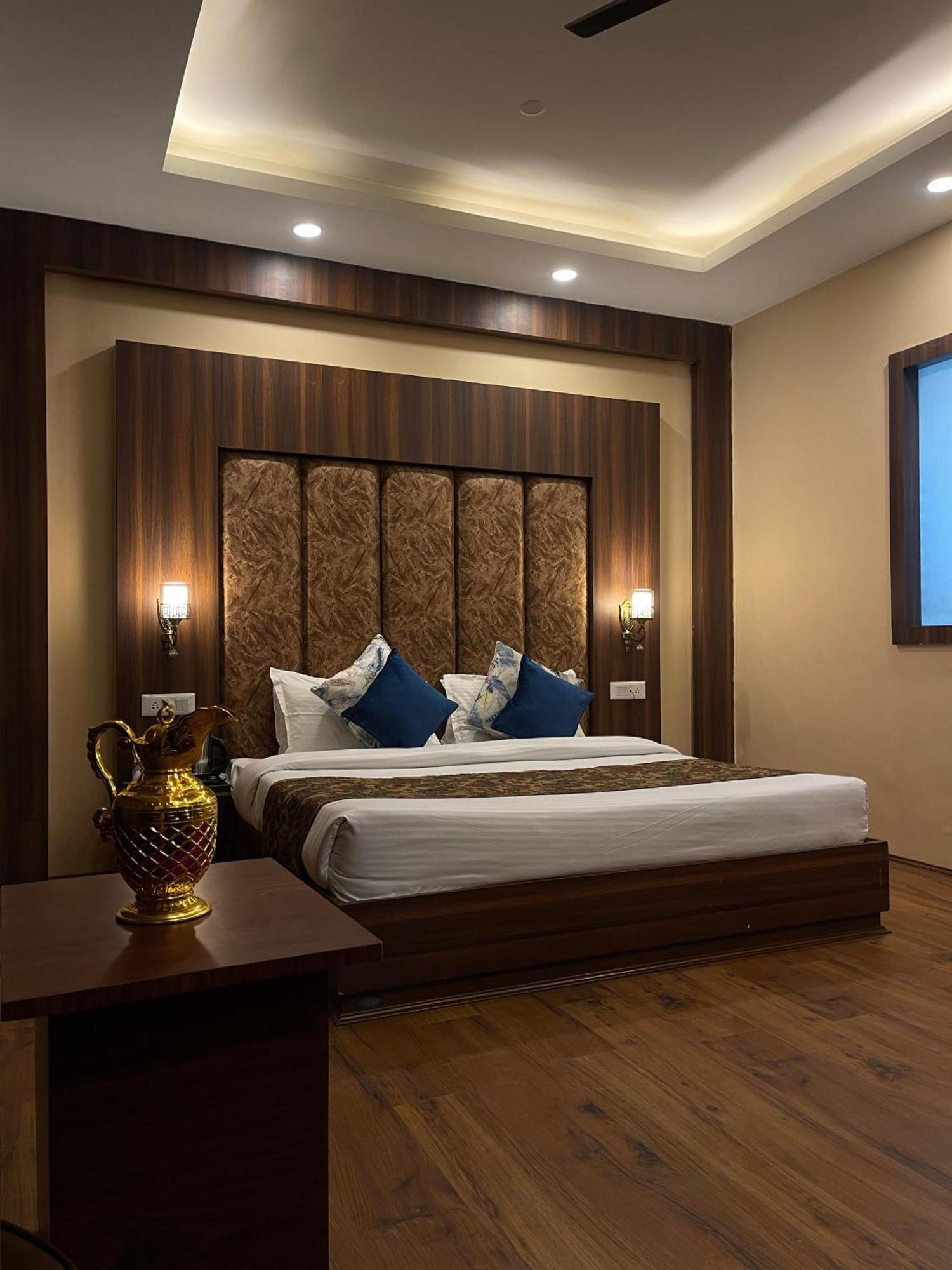 Hotel Zoon Dabb Srinagar Airport Kashmir ภายนอก รูปภาพ