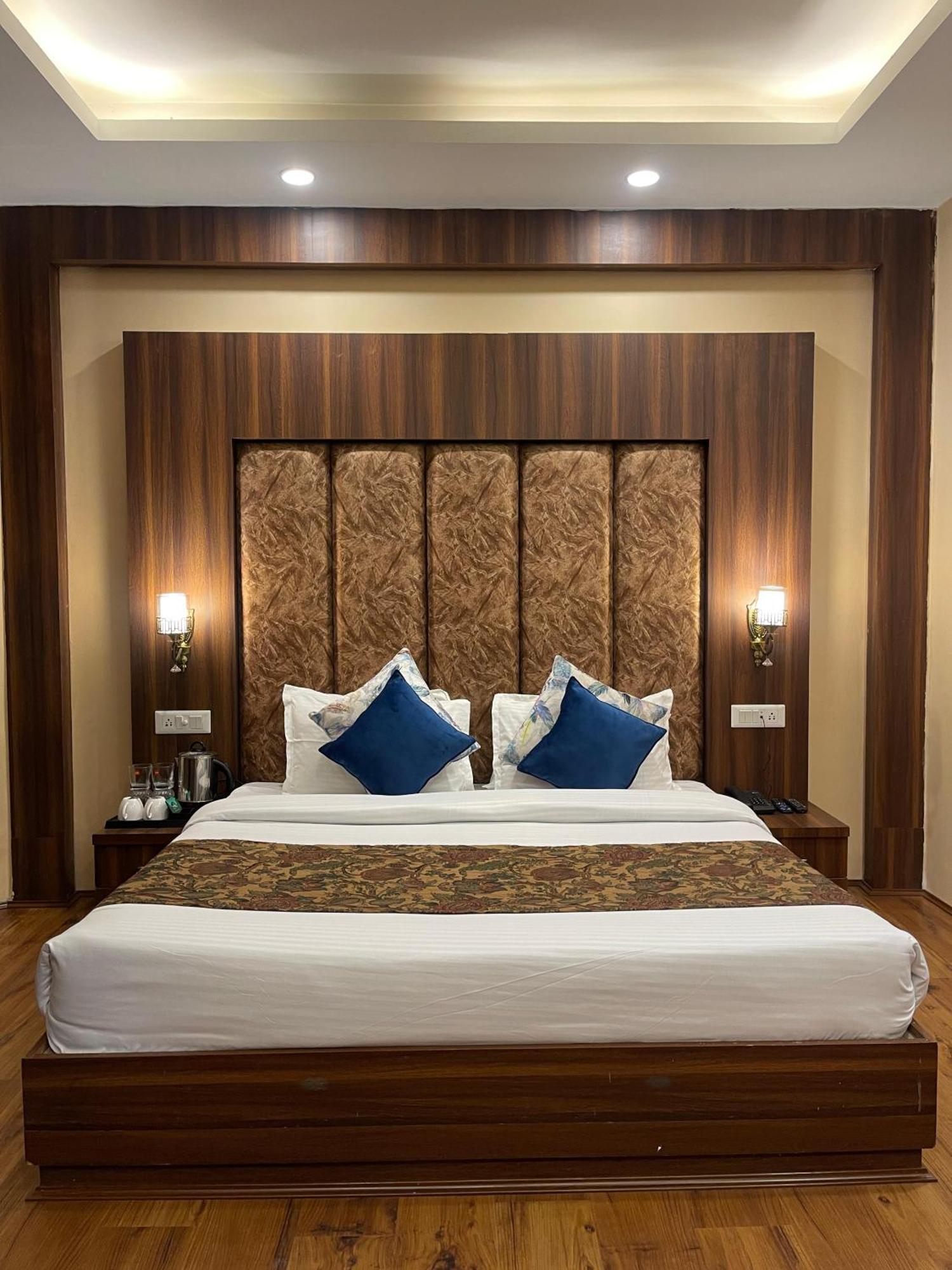 Hotel Zoon Dabb Srinagar Airport Kashmir ภายนอก รูปภาพ