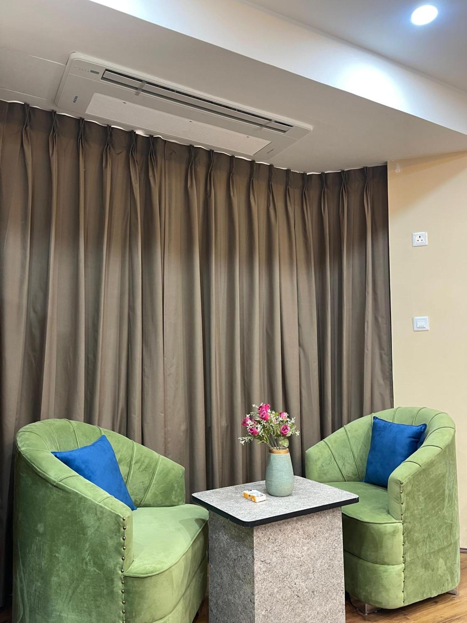Hotel Zoon Dabb Srinagar Airport Kashmir ภายนอก รูปภาพ