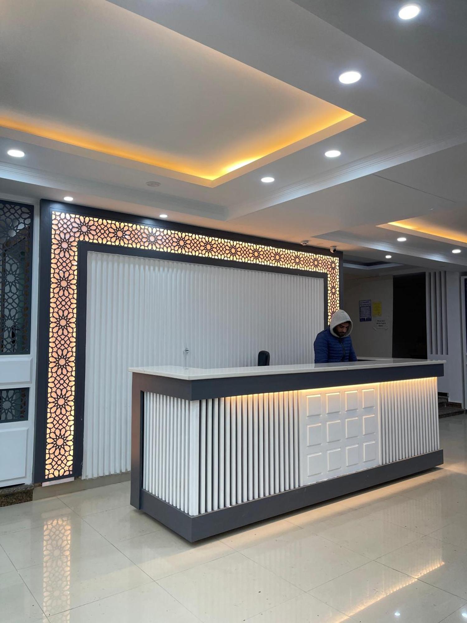 Hotel Zoon Dabb Srinagar Airport Kashmir ภายนอก รูปภาพ