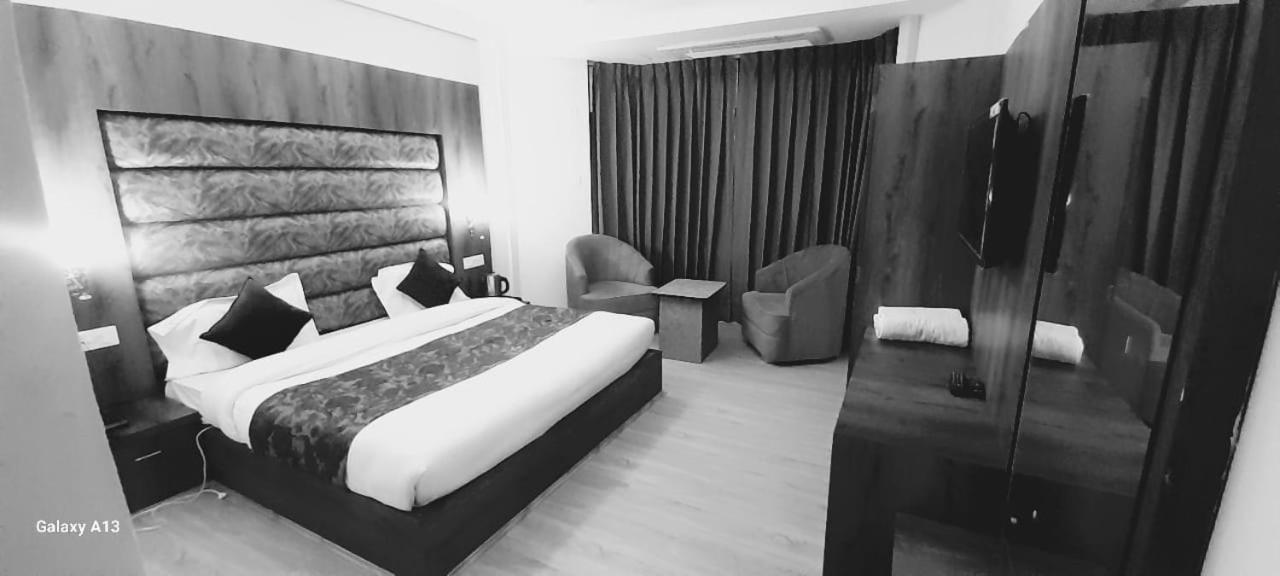 Hotel Zoon Dabb Srinagar Airport Kashmir ภายนอก รูปภาพ