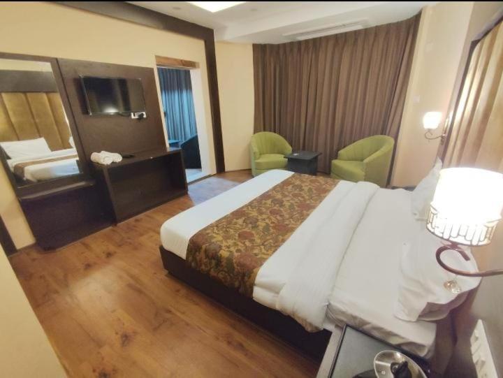 Hotel Zoon Dabb Srinagar Airport Kashmir ภายนอก รูปภาพ